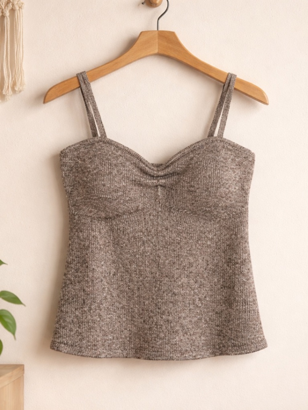 Astr The Label Ribbed Sweetheart Cami in Brown